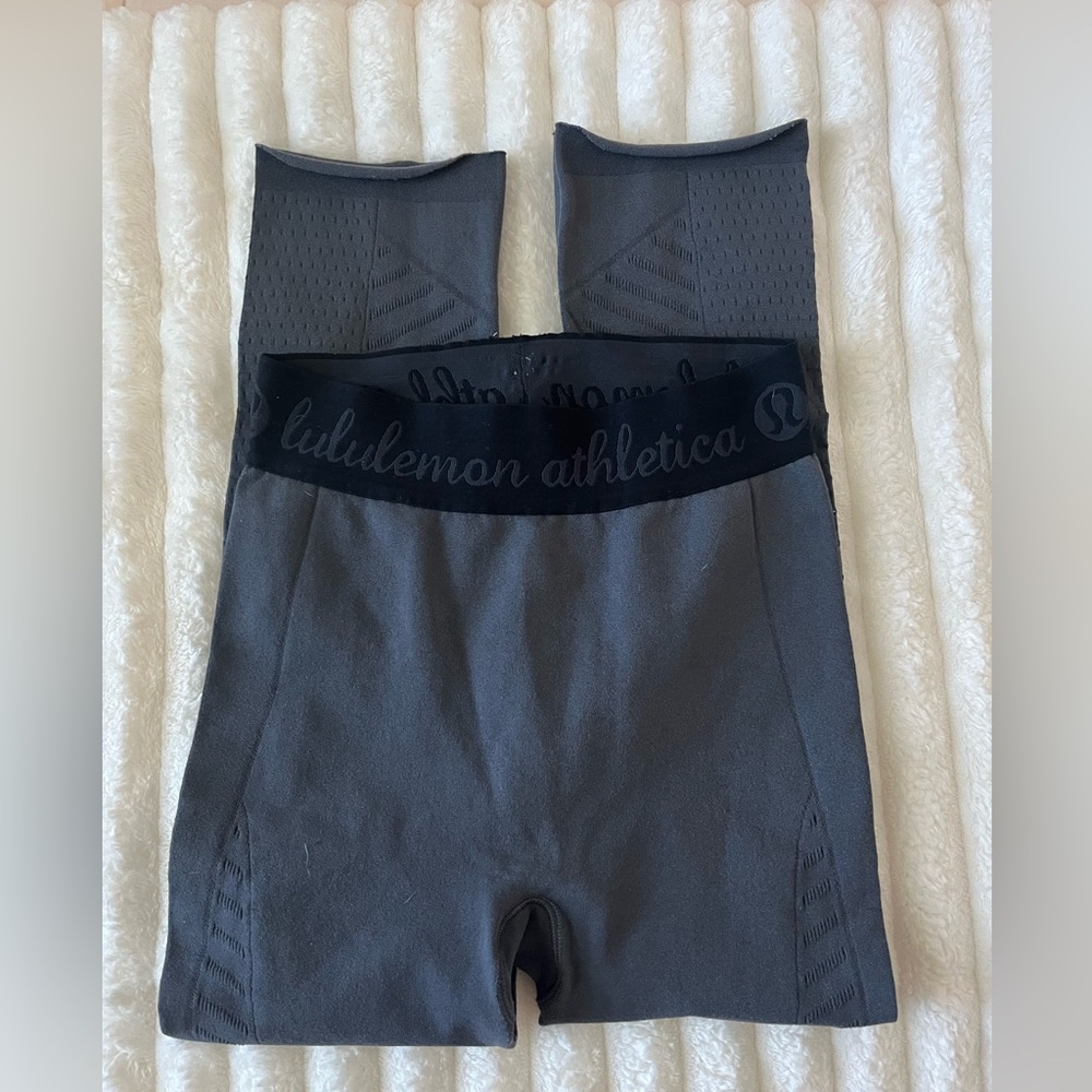 lululemon athletica Charcoal fitted cropped leggings